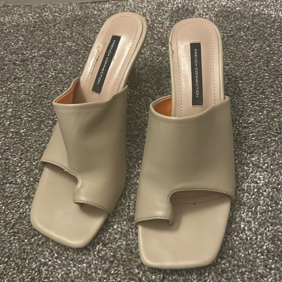 French Connection Kelly Tan Sandal - Picture 1 of 4
